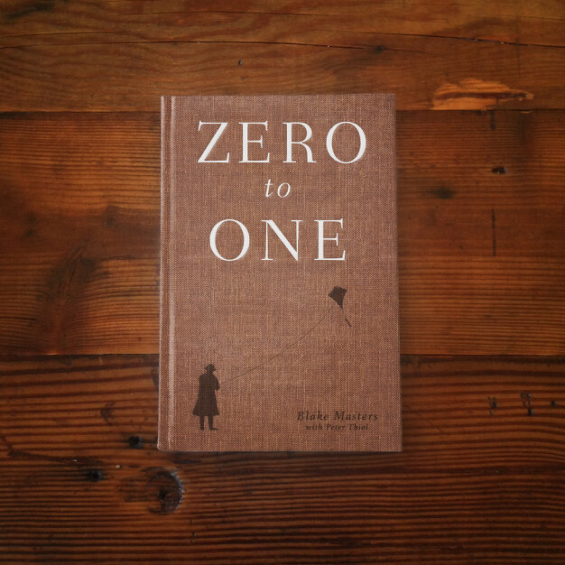 Design iniziale della copertina di Zero to One. (Fonte: Ztonft.)