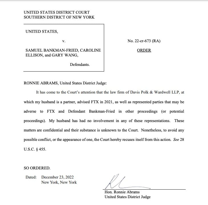 Orden judicial de la juez Ronnie Abrams recusándose a sí misma del juicio penal de SBF. Fuente: documentcloud.org