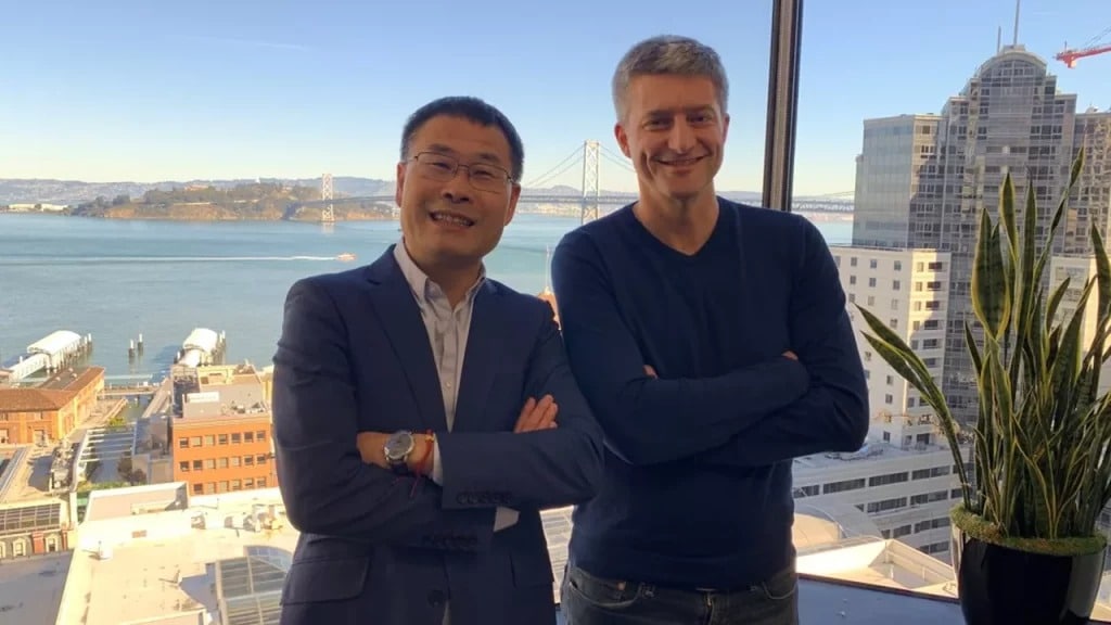 Mingpo Cai, Gründer und Vorsitzender von Cathay Innovation (links), und Denis Barrier (rechts)